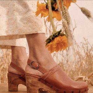 Sezane Taylor Clog In Camel Sz 39 / US 8